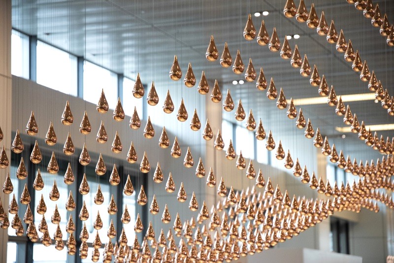 Kinetic Rain: Mưa nước nhảy múa, nghệ thuật chuyển động.