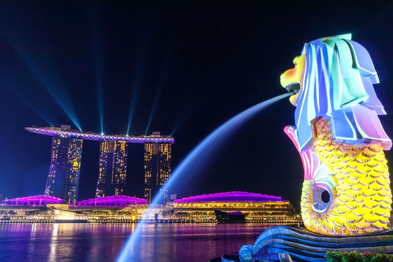 Merlion Park ở Singapore thường xuyên tổ chức các chương trình biểu diễn ấn tượng.