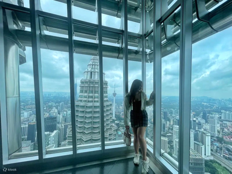 Lên Tháp Đôi, đừng bỏ lỡ check-in và ngắm toàn cảnh thành phố từ Observation Deck!