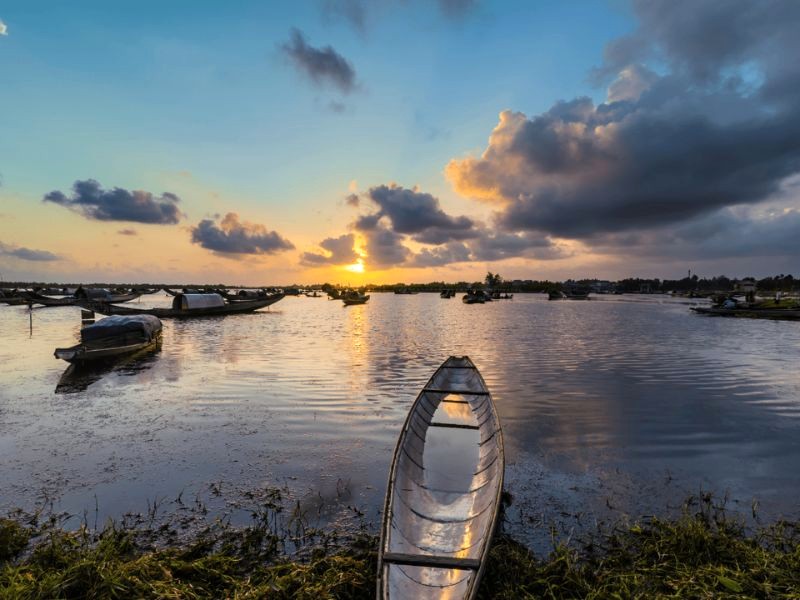 Hoàng hôn trên phá Tam Giang.