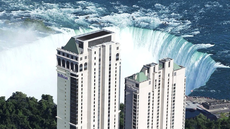 Khách sạn Hilton Niagara Falls: Nơi nghỉ dưỡng hoàn hảo.