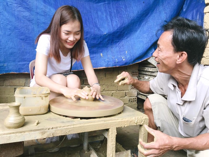 Tự tay làm gốm tại làng Thanh Hà, Hội An.