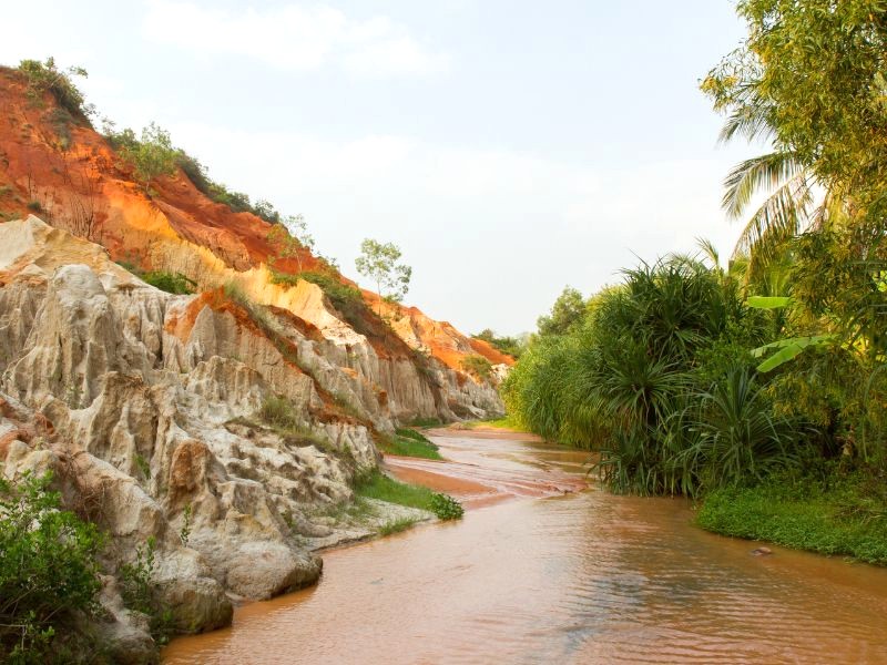 Suối Tiên Bình Thuận: Phong cảnh độc đáo.