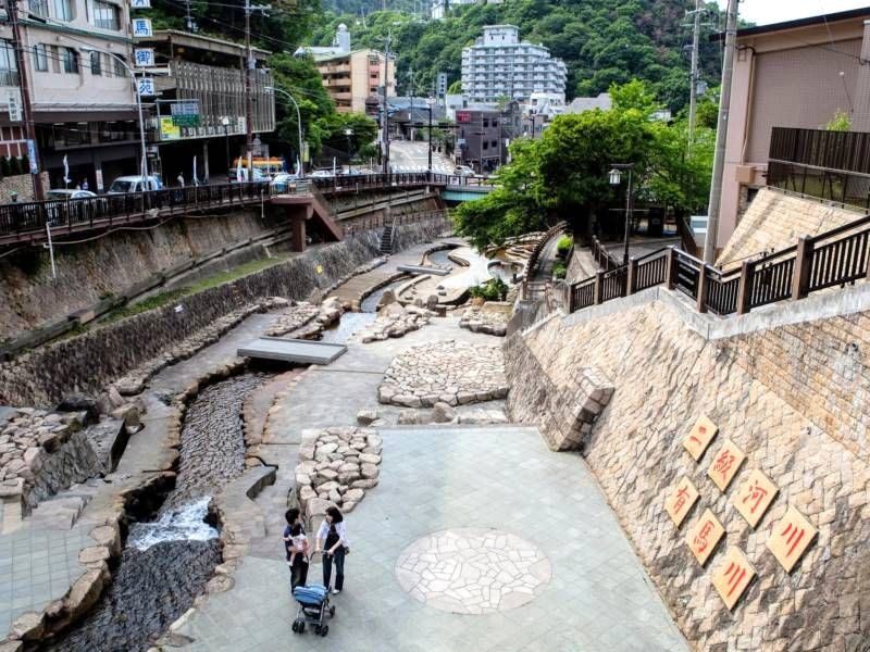 Thư giãn tại suối nước nóng Arima Onsen. (Ảnh: Japan Cheapo)