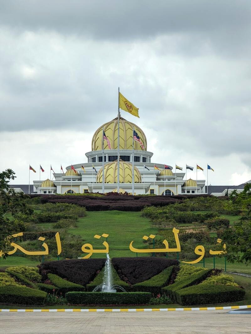 Istana Negara: Cung điện Hoàng gia, nơi lưu giữ bảo vật vô giá.