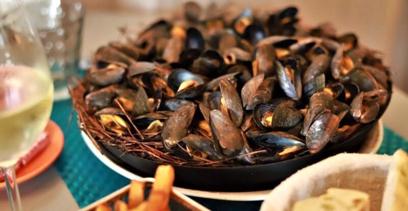 Éclade de Moules: Hàu Pháp nổi tiếng.