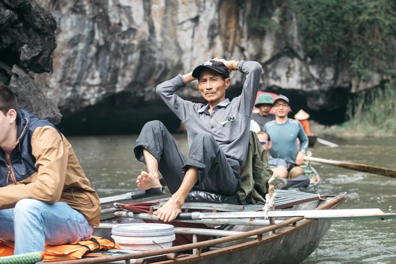 Khám phá Tam Cốc - Tràng An bằng thuyền chèo chân.