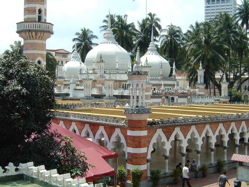 Nằm giữa dòng Klang và Gombak thơ mộng, Jamek Mosque là biểu tượng của Kuala Lumpur.