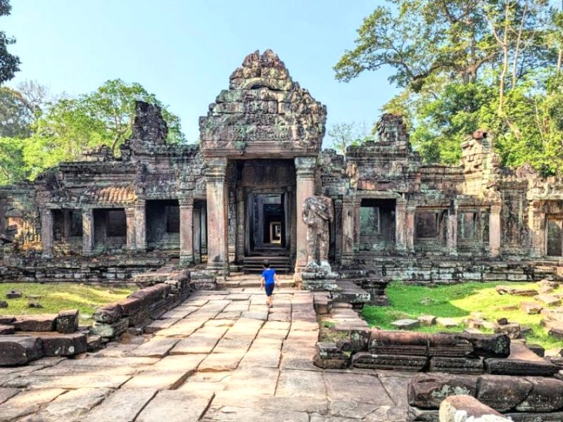 Dù bị tàn phá, Big Circruit vẫn thu hút du khách đến Angkor Wat. (Ảnh: Go Place with Kids)