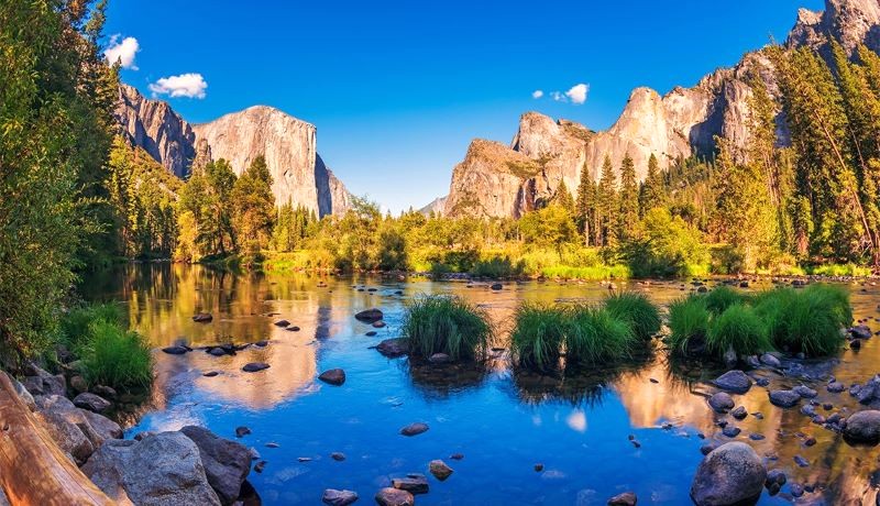 Di chuyển từ trung tâm đến Yosemite mất khoảng 4 giờ.