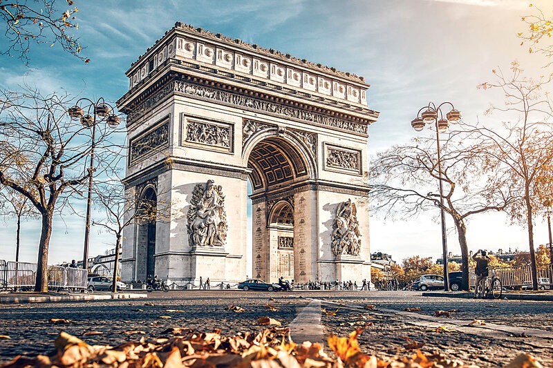 Khải Hoàn Môn Paris là biểu tượng hoành tráng nhất của thế giới.