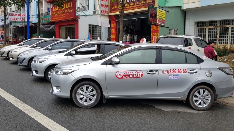 Taxi Thắng Lợi: Vận chuyển hành khách giá rẻ.