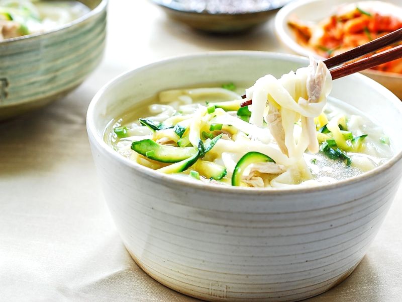 Mì Kalguksu mềm, sợi mỏng.