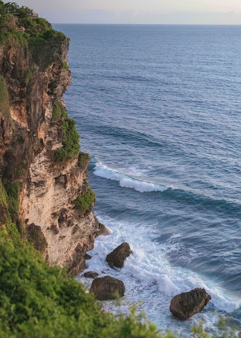 Uluwatu Bali cách sân bay 45 phút.