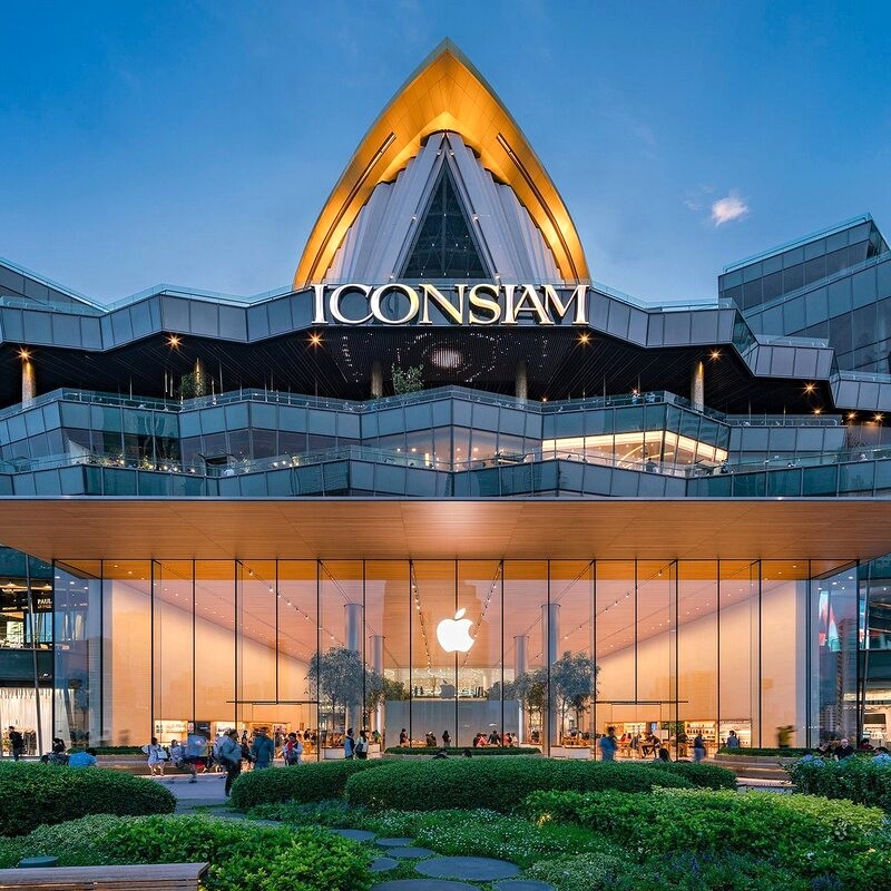 Iconsiam dễ dàng tiếp cận nhờ vị trí đắc địa trên con phố sầm uất nhất Thái Lan.