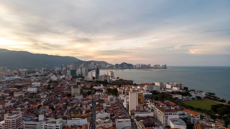 Penang, thành phố lớn của Malaysia, có hệ thống giao thông tiện lợi.