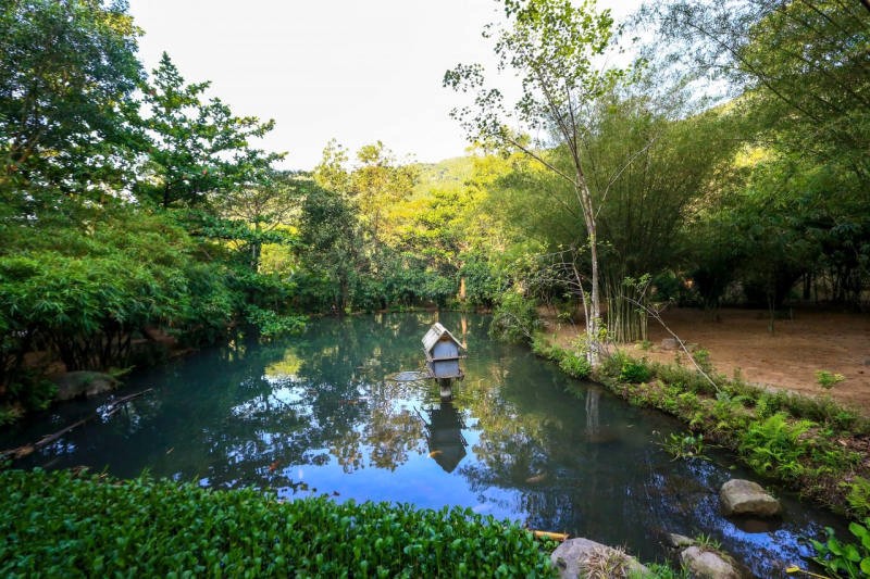 Tham quan được quanh năm, tránh mùa mưa.