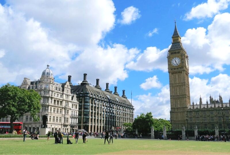 Big Ben vẫn là chiếc đồng hồ bốn mặt có chuông lớn nhất thế giới.