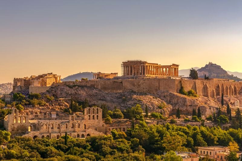 Đền Parthenon rực rỡ, biểu tượng đỉnh cao của văn minh Hy Lạp cổ đại.