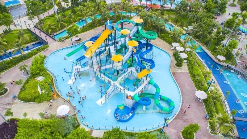 Lốc xoáy liên hoàn - điểm nhấn Typhoon Water Park.