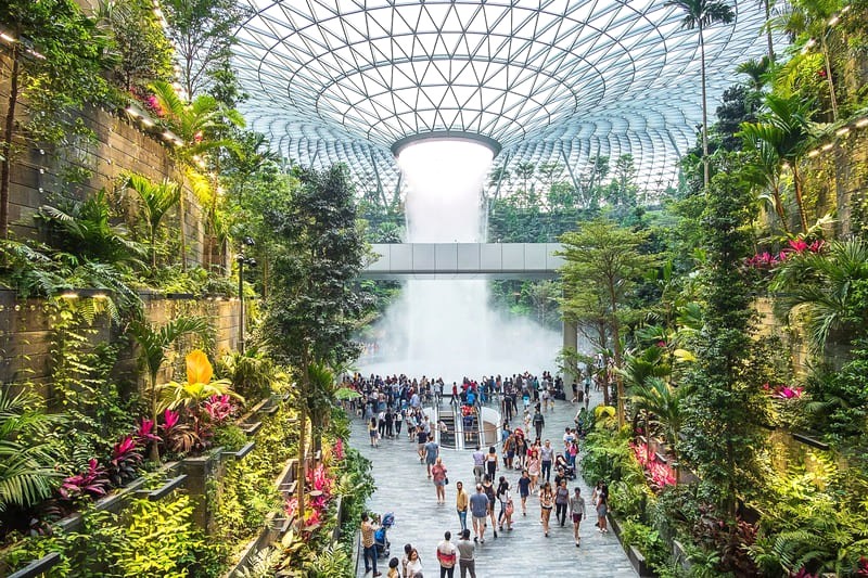 Khám phá Merlion Park, điểm du lịch nổi tiếng ở Singapore.