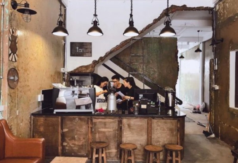 Tân Cafe: Quen thuộc, ấm lòng.