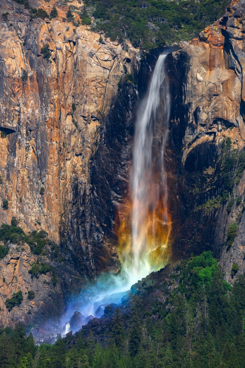 Thác Bridalveil: vẻ đẹp rực rỡ, ẩn chứa tình yêu, thu hút du khách.