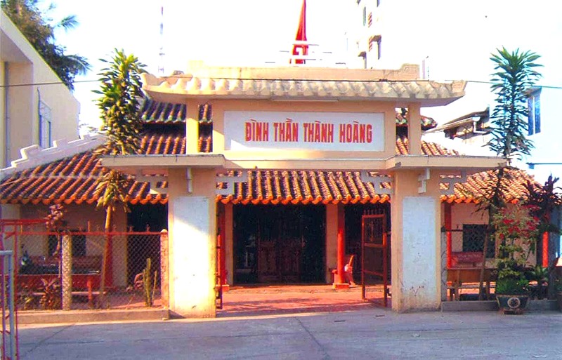 Đình thờ Thành Hoàng tưởng nhớ công ơn các vị tiên nhân.