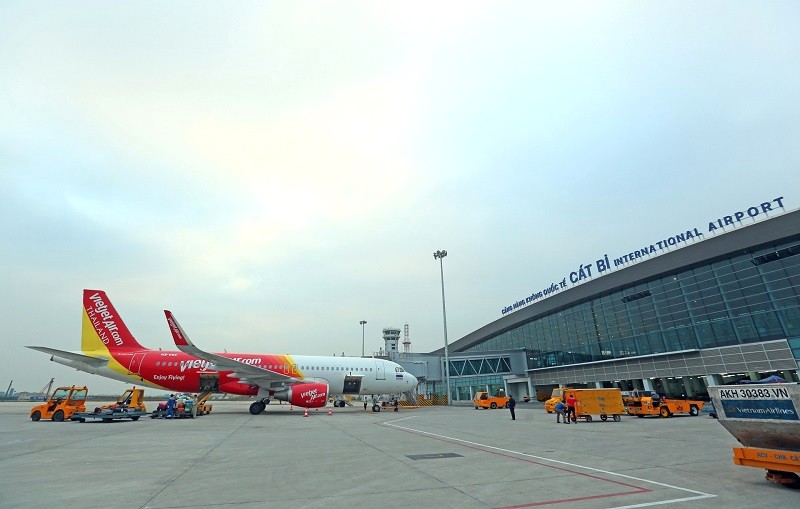 Sân đậu: 10 chỗ cho A320/321.