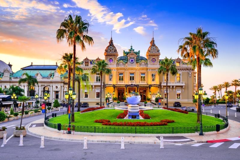 Casino Monte Carlo: Nơi hội tụ giới thượng lưu Monaco.