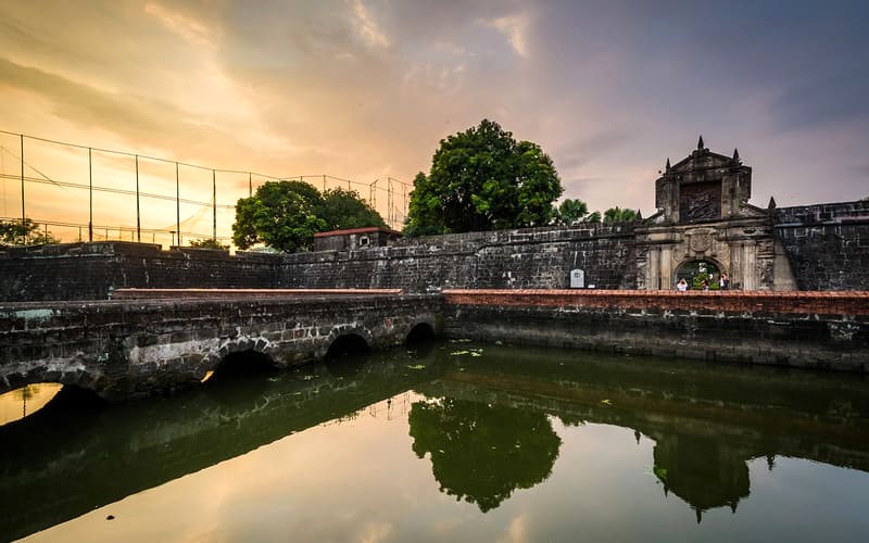 Pháo đài Santiago: Phòng tuyến vững chắc ở Manila.