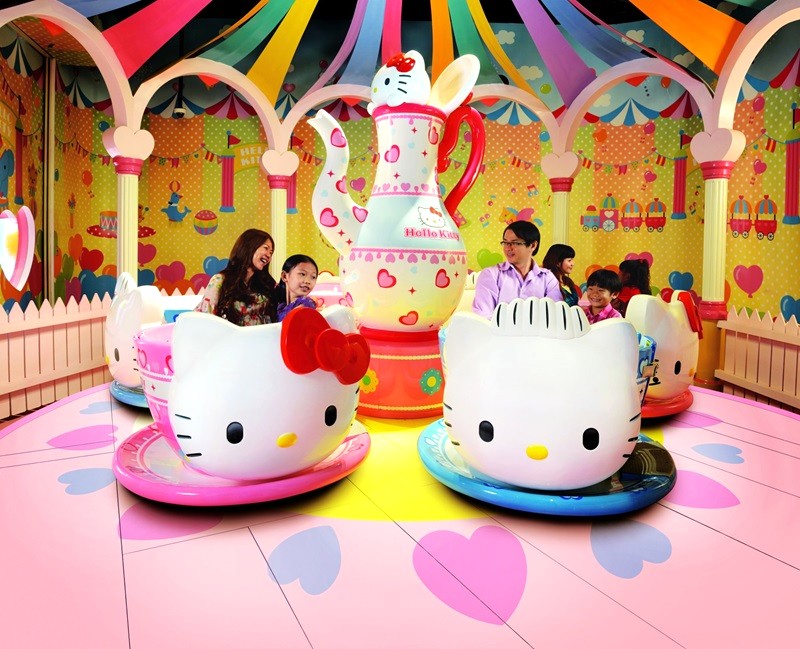 Công viên Hello Kitty hồng rực rỡ.