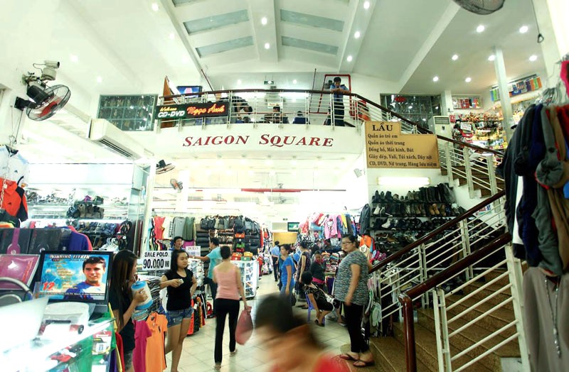 Saigon Square: Mua sắm, thoải mái trả giá!