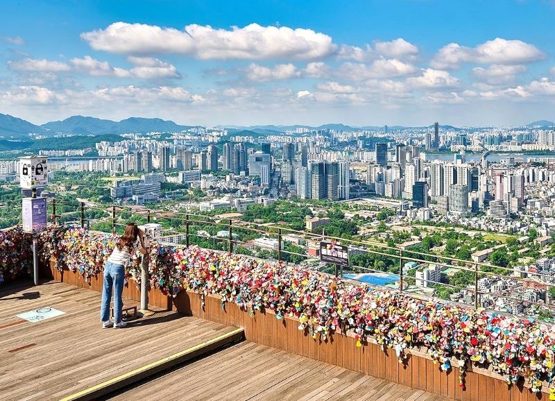 Tình yêu bất diệt, ổ khóa Seoul Tower.