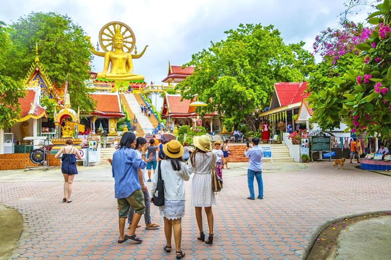 Mùa du lịch cao điểm tại các đền chùa Thái Lan là từ tháng 11 đến tháng 3. (Ảnh: Arkadij Schell)