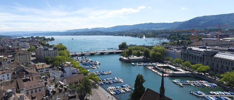 Hồ Zürich: Điểm đến không thể bỏ lỡ ở thành phố.