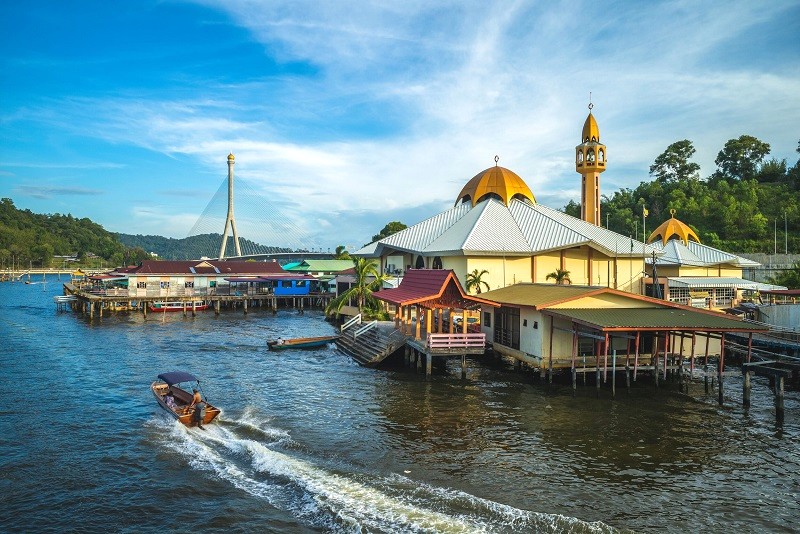 Kampong Ayer: Làng nổi với 50km đường gỗ.