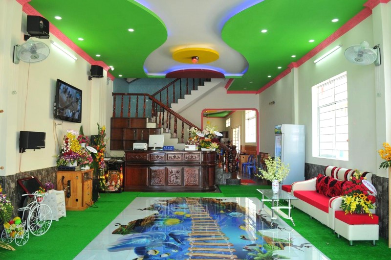 Dragon Hostel ấn tượng với phong cách thiết kế độc đáo, đầy màu sắc.