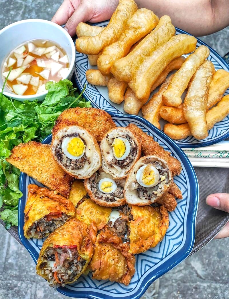 Bánh gối Hà Nội: Thơm lừng, hấp dẫn.