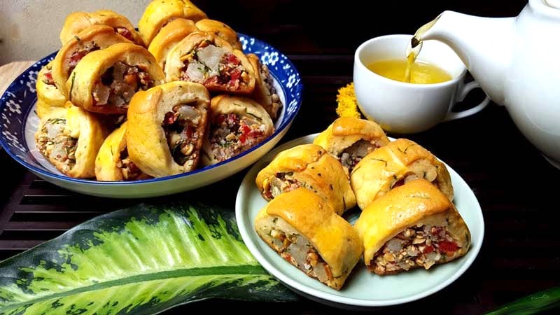 Bánh chả: Đặc sản Hà Nội, được nhiều người yêu thích.