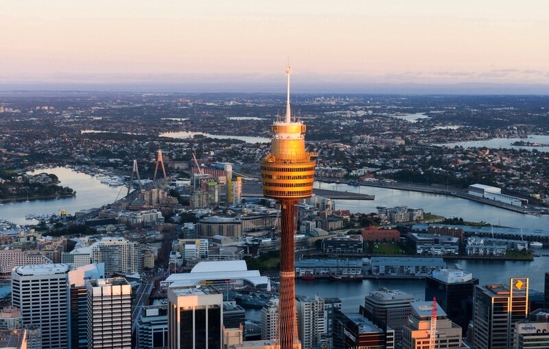 Sydney Tower: Ngắm toàn cảnh thành phố từ độ cao ngoạn mục, góc nhìn 360 độ.