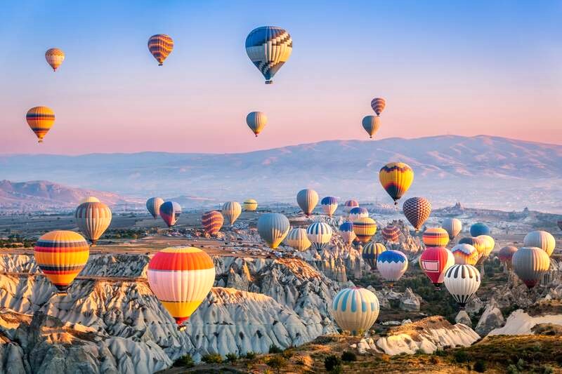 Cappadocia nổi tiếng với hoạt động ngắm khinh khí cầu.