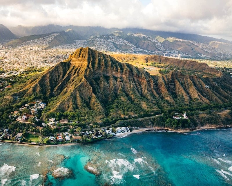 Diamond Head là điểm đến không thể bỏ lỡ khi du lịch Hawaii.