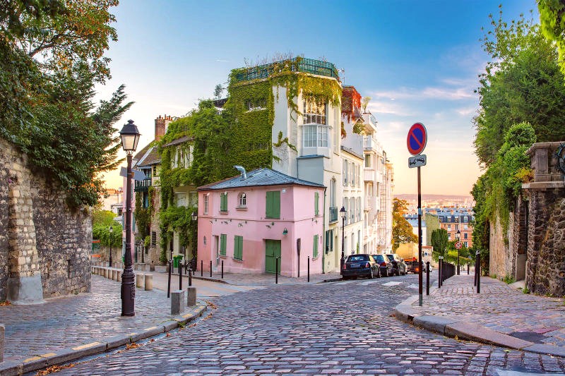 Đồi Montmartre, biểu tượng nghệ thuật, ẩn chứa lịch sử hào hùng.