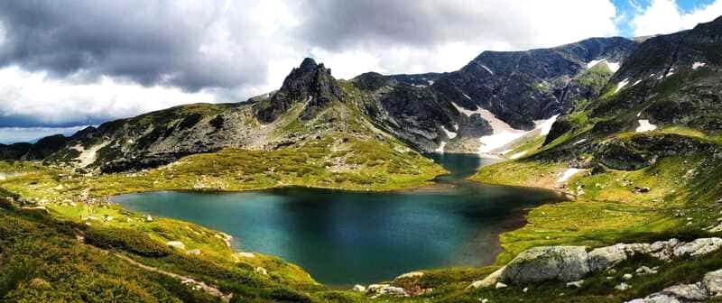 Bulgaria: Xứ sở hoa hồng.