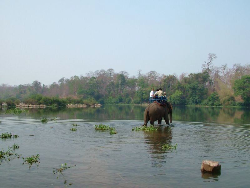 Sông Sêrêpôk chảy ngược dòng, gắn liền đời sống người dân địa phương. (92 ký tự)