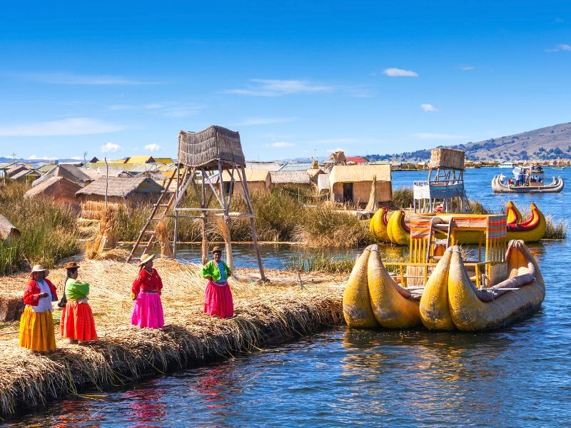 Hồ Titicaca: Nơi cư trú của người bản địa từ ngàn xưa. (82 kí tự)