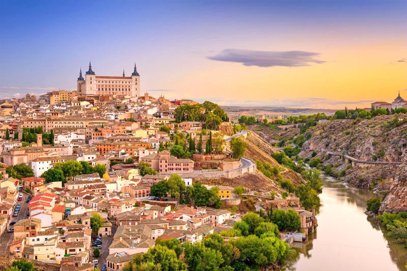 Toledo, thành phố cổ kính, từng là thủ đô Tây Ban Nha thời kỳ thịnh vượng.