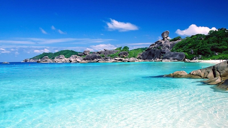 Koh Similan là thiên đường hạ giới với làn nước trong veo, bãi tắm tuyệt đẹp và vô số hoạt động giải trí hấp dẫn.