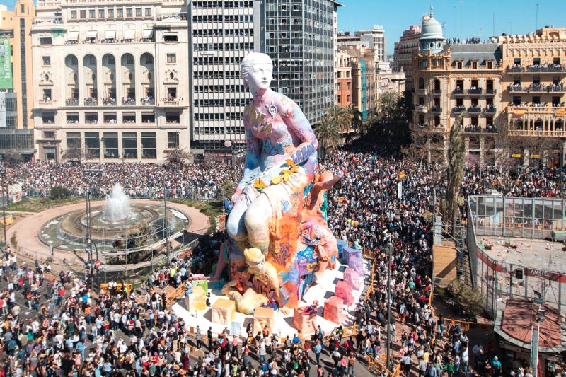 Fallas, lễ hội truyền thống hàng năm ở Valencia, Tây Ban Nha.